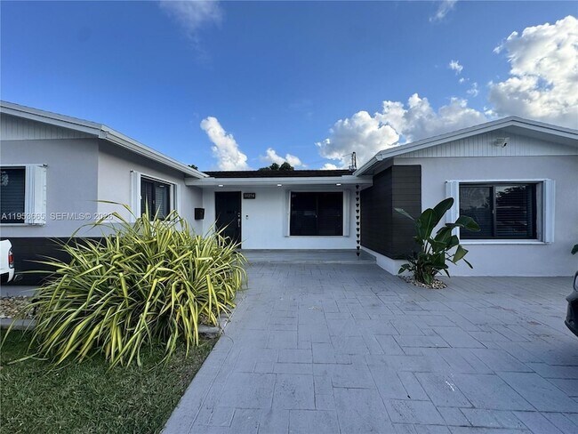 Foto del edificio - 10394 Fairway Heights Blvd