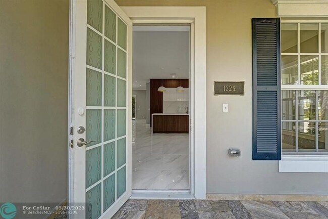 Foto del edificio - 1326 SW 23rd St
