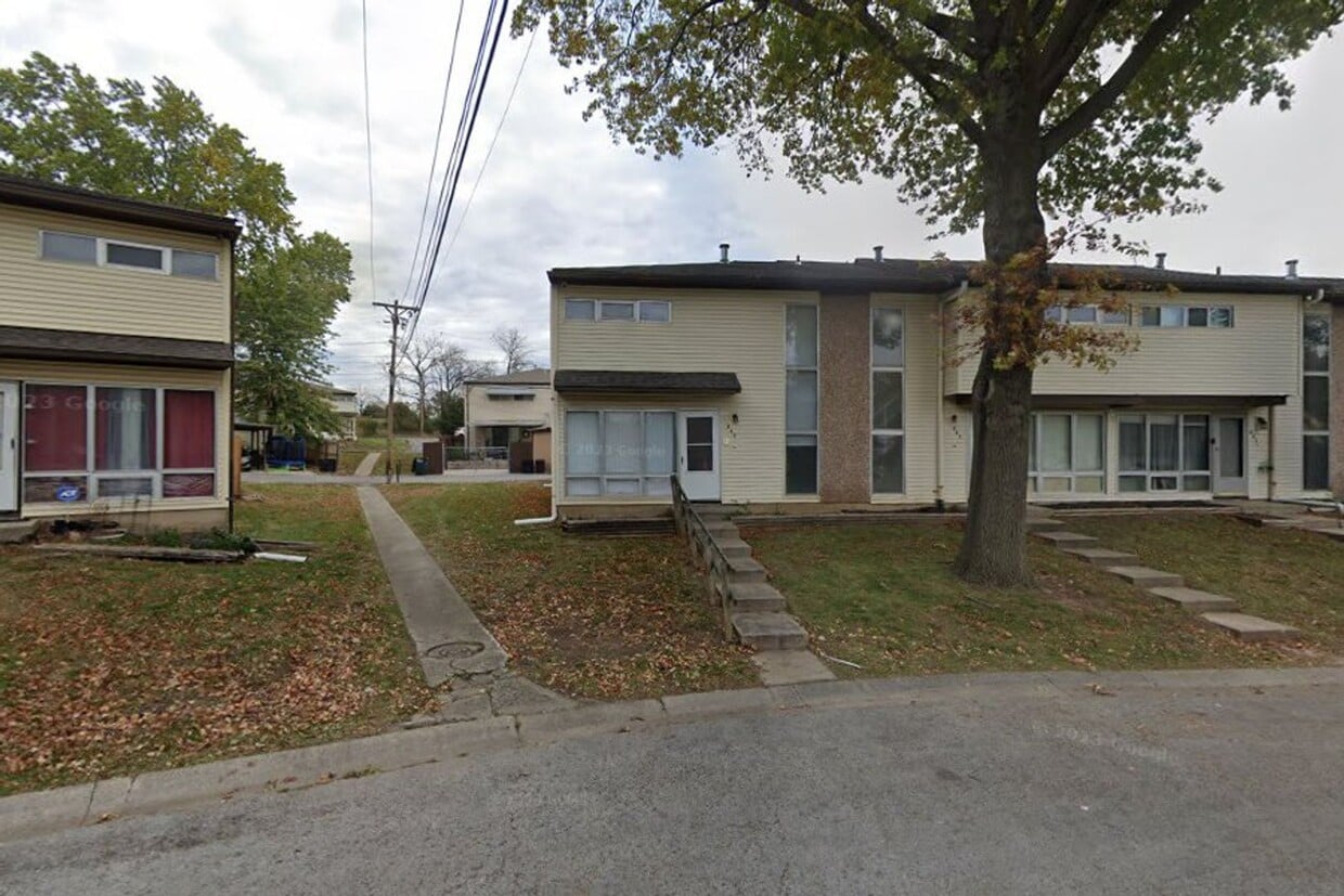 Primary Photo - 3 Bedroom/ 2 Bath Townhome