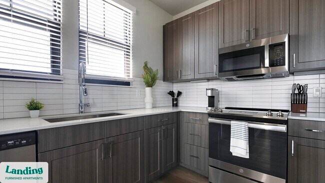 Building Photo - 6850 Foxtail Palm Wy