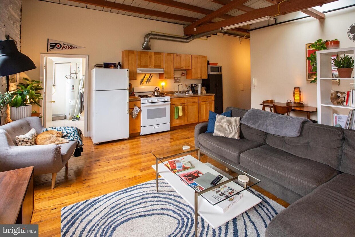 Primary Photo - 200 Krams Ave