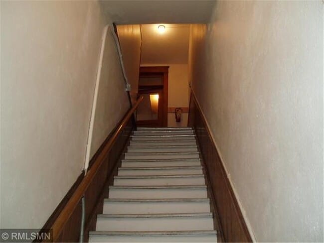 Building Photo - 254 S Knowles Ave