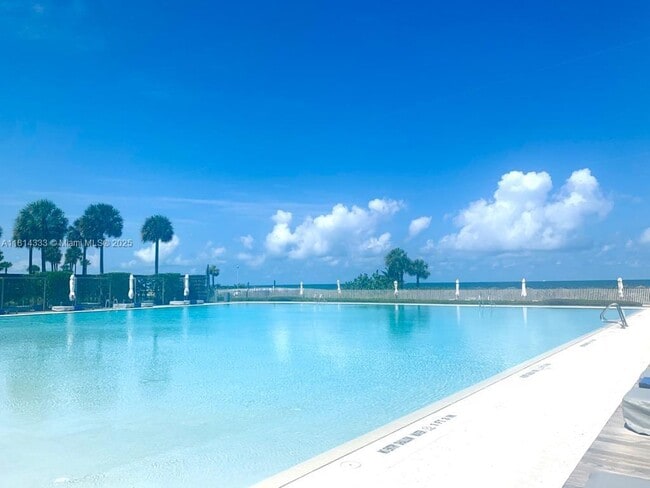 Building Photo - 350 Ocean Dr