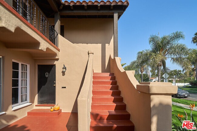 Foto del edificio - 1213 Stearns Dr