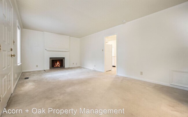 Foto del edificio - 4 br, 3 bath House - 6 Carson Circle Unit A