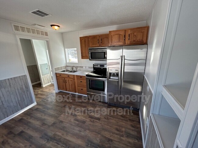 Foto del edificio - 111 S Cedar Dr