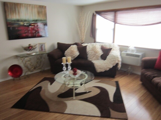 Interior Photo - 8440 W 95th St