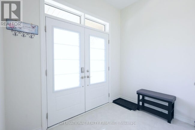 Building Photo - 327 Northglen Blvd