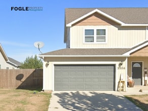 Building Photo - 3306 10th Ave NE