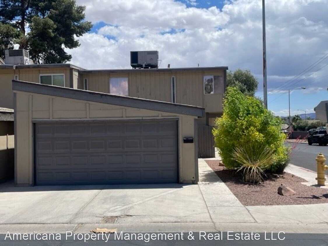Foto principal - 2 br, 2 bath House - 4080 Village Square