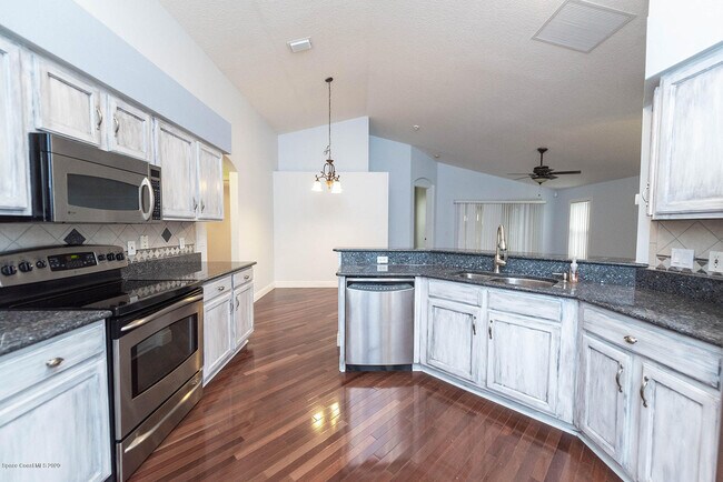 Building Photo - 3291 Deer Lakes Dr