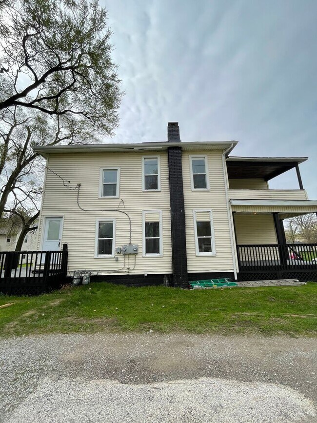 Building Photo - 432 S Linden Ave
