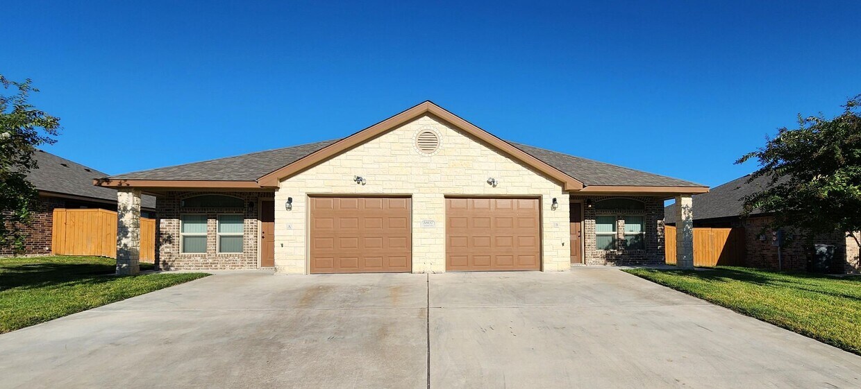 Foto principal - Gorgeous 3 bed/2 bath in Trimmier Estates ...