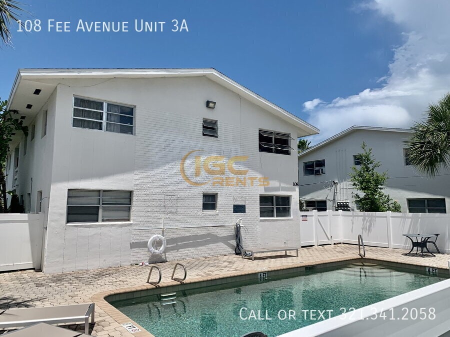 Primary Photo - 108 E Fee Ave
