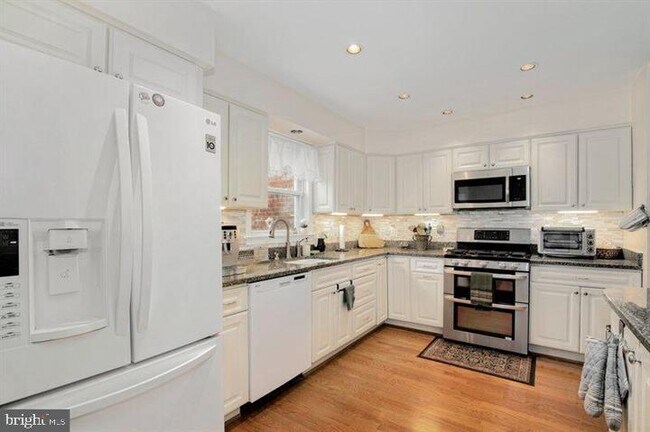 Foto del edificio - 2333 Sibley St