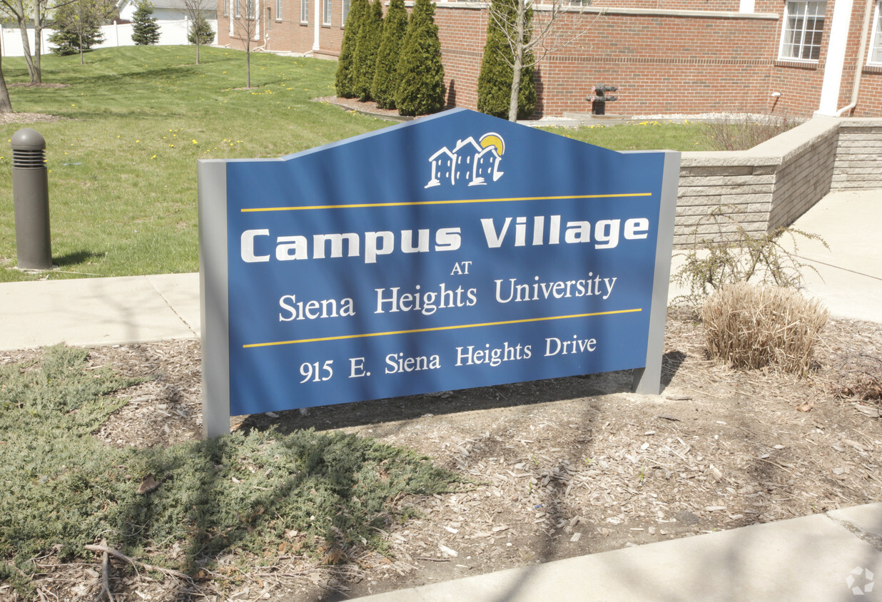 Foto del edificio - Campus Village at Siena Heights