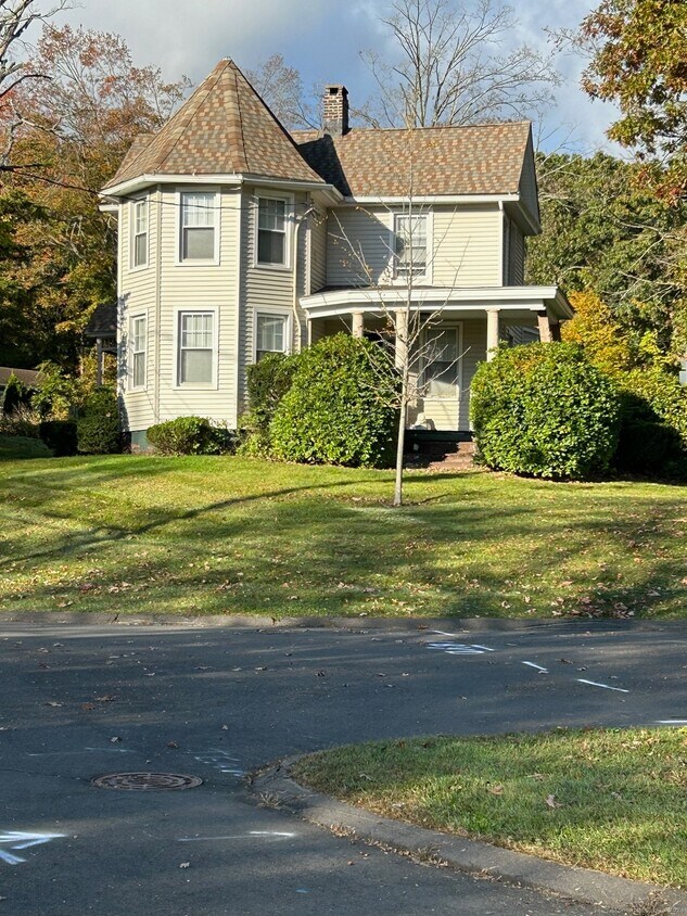 Primary Photo - 215 Sherman Ave