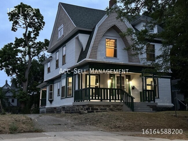 Foto del edificio - 643 Thomas St SE