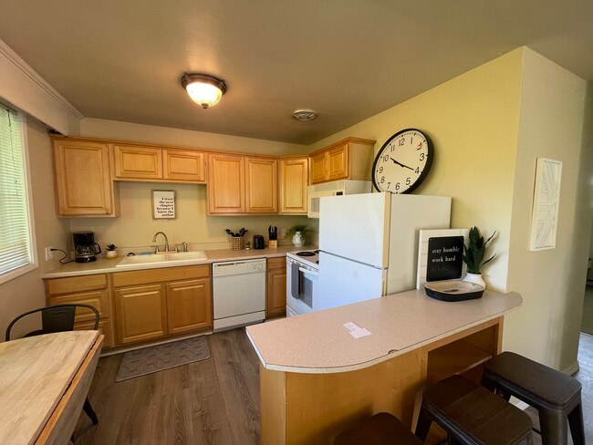 Foto del edificio - 2172 W 15th Ct