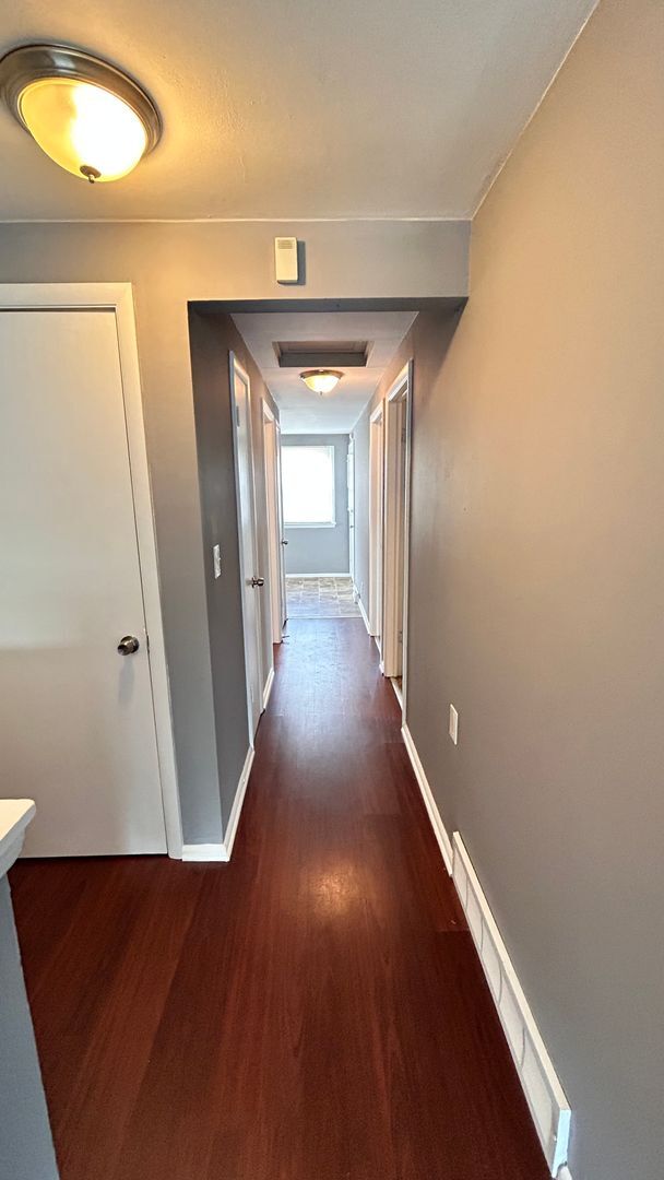 Building Photo - 93rd - 5747-49