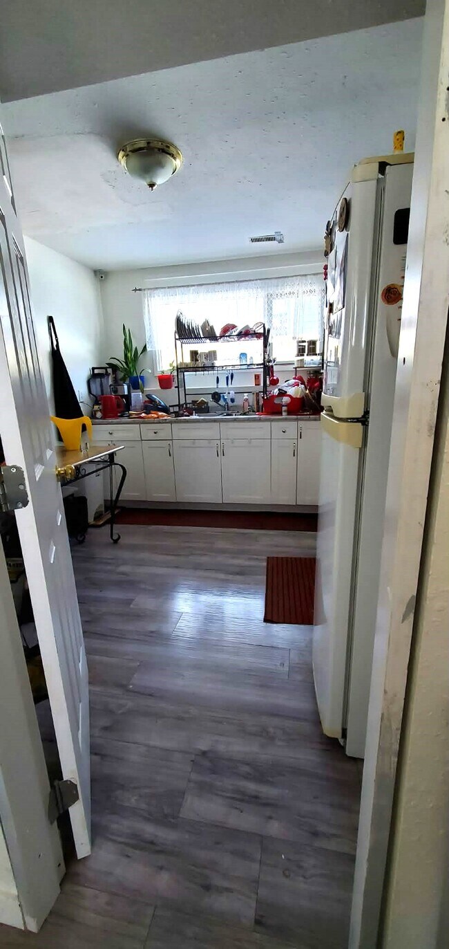 Photo du bâtiment - 4338-3004338 Hill Ave