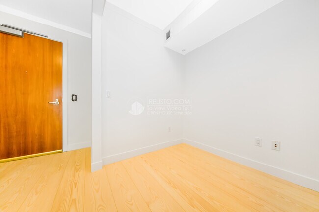 Building Photo - 400 Beale St