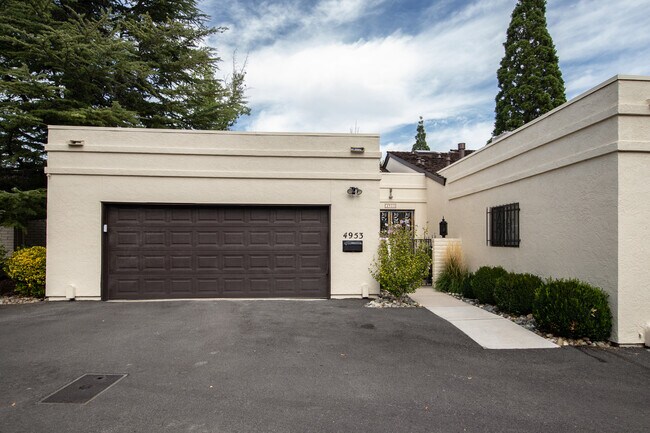 Foto del edificio - 4953 Lakeridge Terrace W