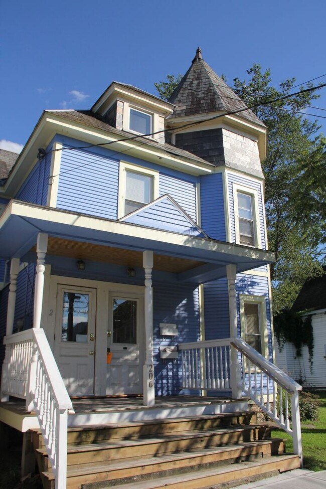 Building Photo - 206 N Winooski Ave