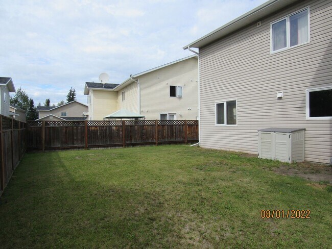 Building Photo - 4 br, 2.5 bath House - 1362 D St