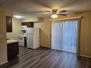 Building Photo - 20-32 Church St