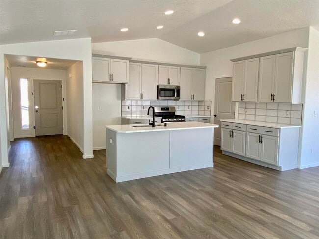 Foto del edificio - Beautiful 3 Bed, 2 Bath House in Airway He...