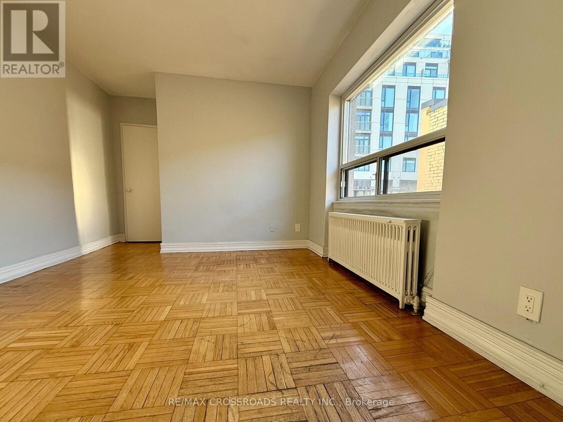 Building Photo - 2770 Yonge St