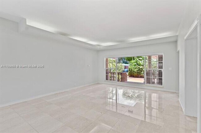 Foto del edificio - 0 Shore Dr W