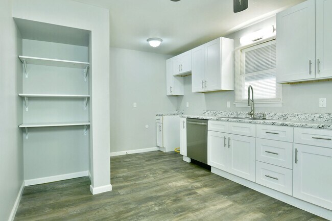 Foto del edificio - 226-228 W Park Ave