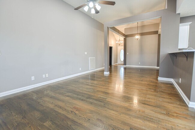 Foto del edificio - Pet Friendly Four Bedroom!