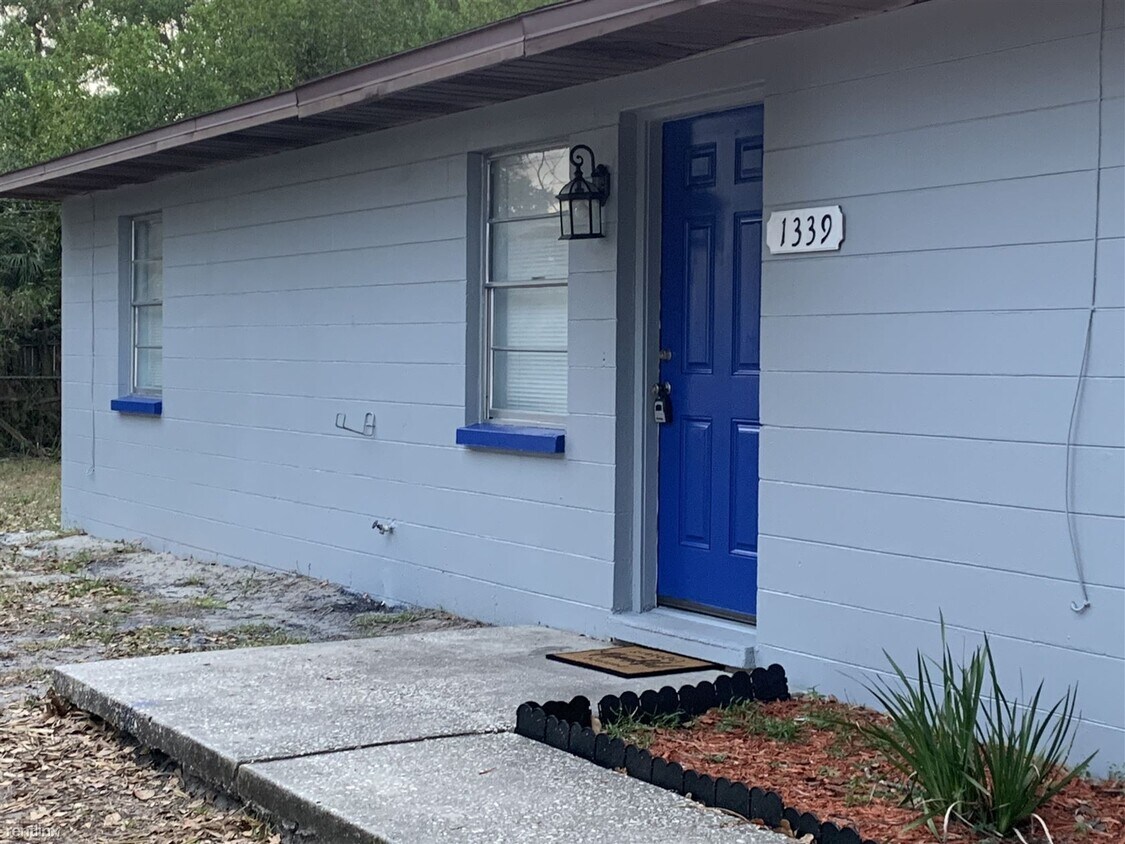 Primary Photo - 2 br, 1 bath Duplex - 1339 East Parker Street
