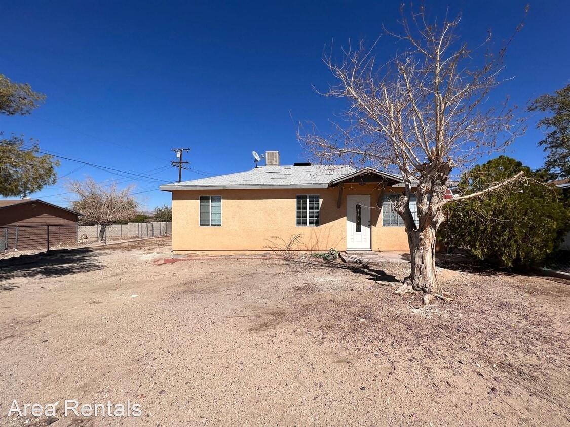 2 br, 1 bath House 34445 BIRCH ROAD 34... House Rental in Barstow
