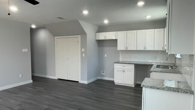 Foto del edificio - 6011 Wedgefield St