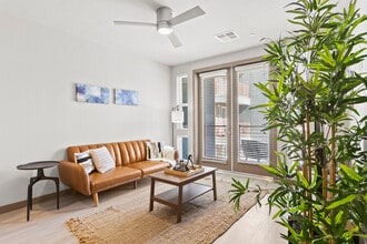 Building Photo - 400 N 2nd Ave