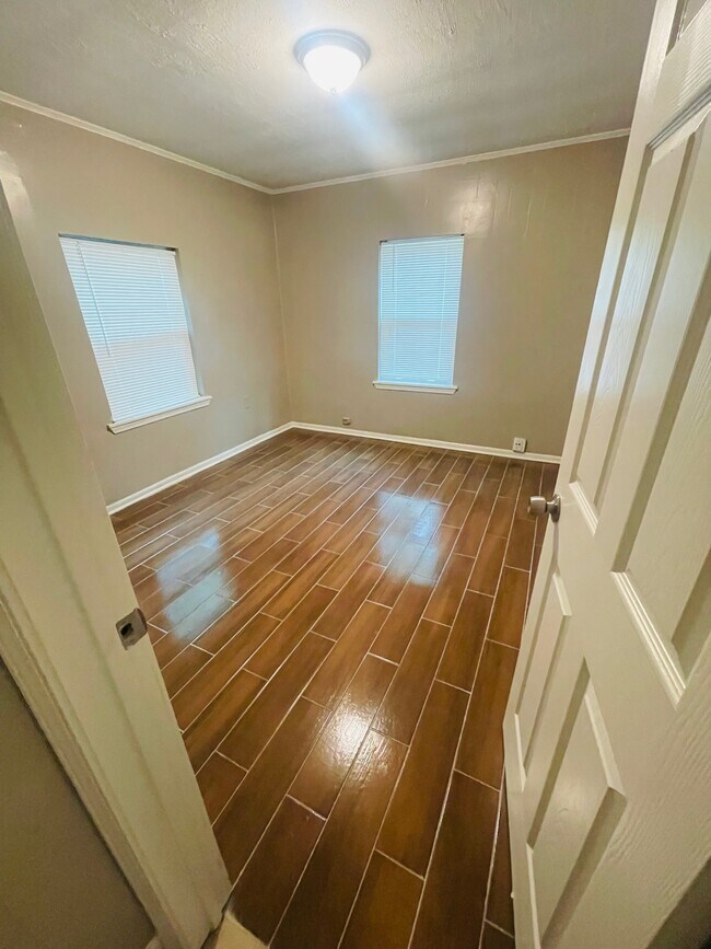 Bedroom 1 - 5044 Enterprise St
