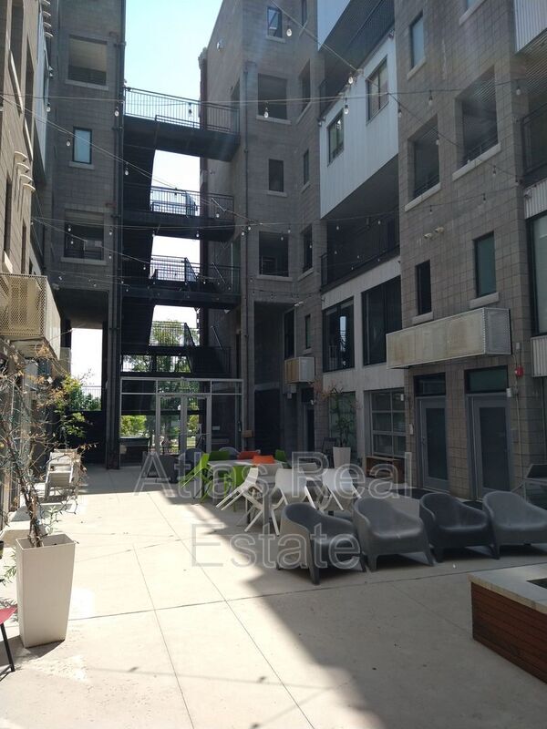 Building Photo - 360 W 300 S
