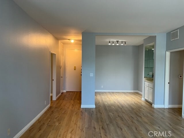 Building Photo - 860 S Lucerne Blvd