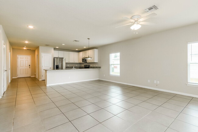 Building Photo - 670 Basingstoke Ct