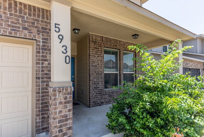 Building Photo - 5930 Ivans Farm