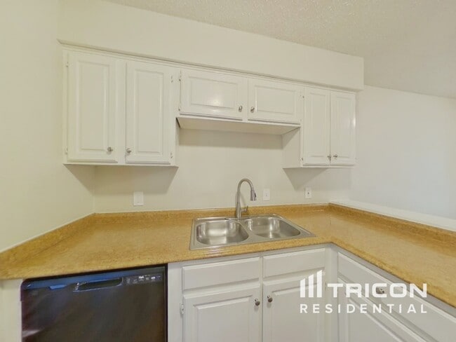 Foto del edificio - 717 Marlow Pl