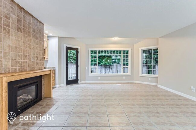Building Photo - 6240 SW 171st Ave