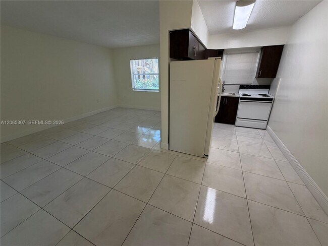 Foto del edificio - 16150 NE 19th Ct
