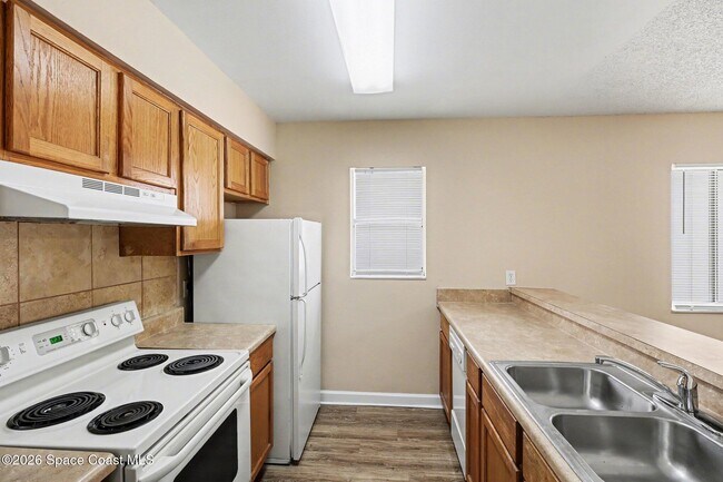 Foto del edificio - 2414 Fox Hollow Dr