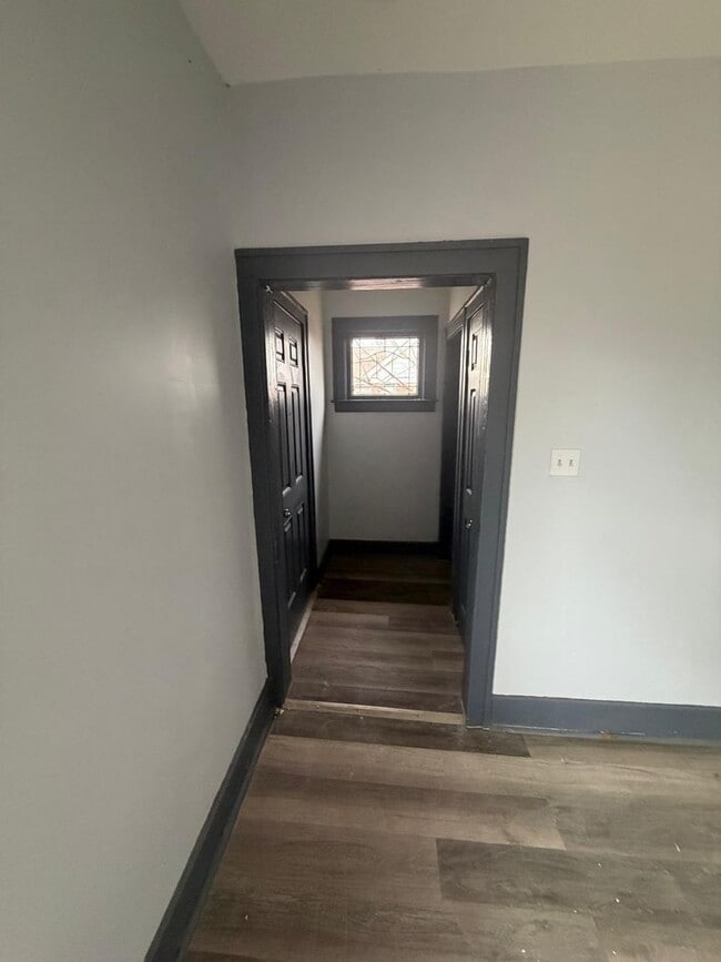 Foto del edificio - 4 bedroom 2 full bathroom!