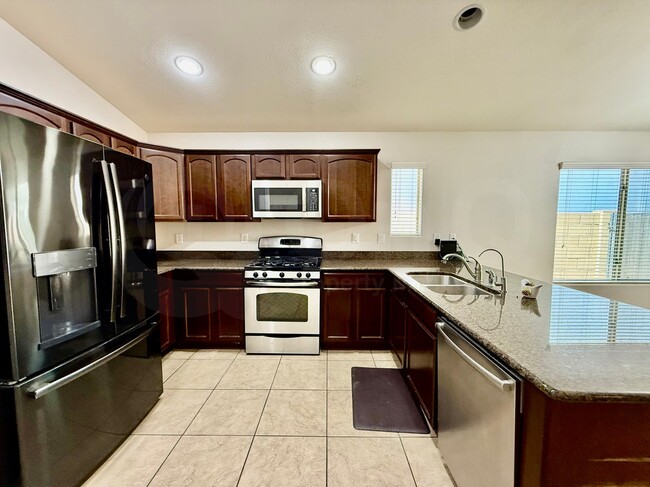 Building Photo - 4148 E Sandy Way